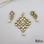 Ritvi Mohini Kundan Pendant with Earrings