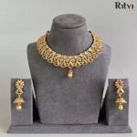Ritvi Jeeya Rajwada Gold Necklace Set