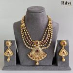 Ritvi Naina Rajwada Gold Necklace Set